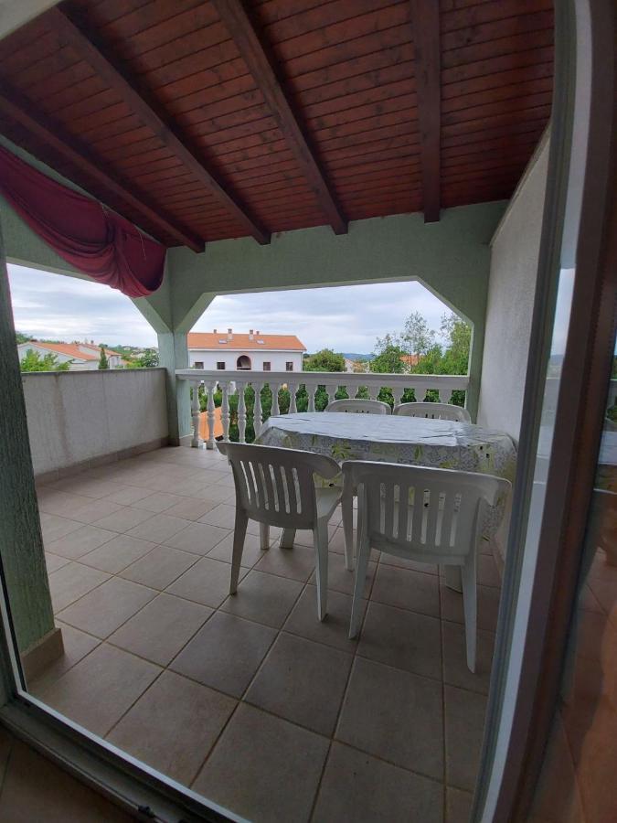 Apartment Pezic 克尔克 外观 照片