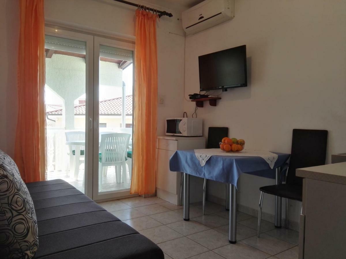 Apartment Pezic 克尔克 外观 照片