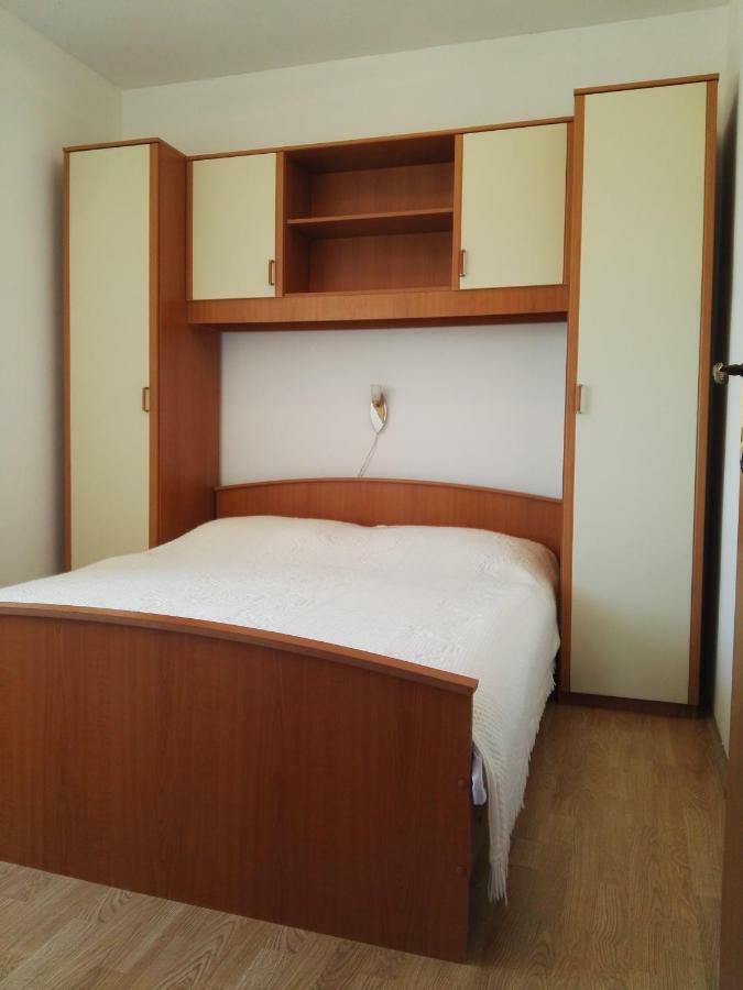 Apartment Pezic 克尔克 外观 照片